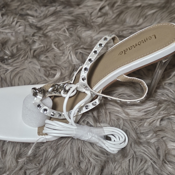 Heels - Picture 2 of 4